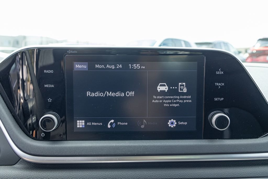 Certified Used 2023 Black Hyundai SE image 16