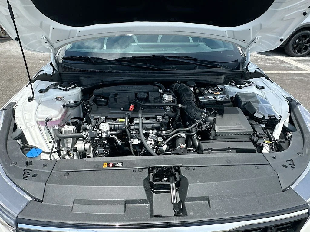 New 2026 Snow White Pearl Kia GT-Line Turbo image 31