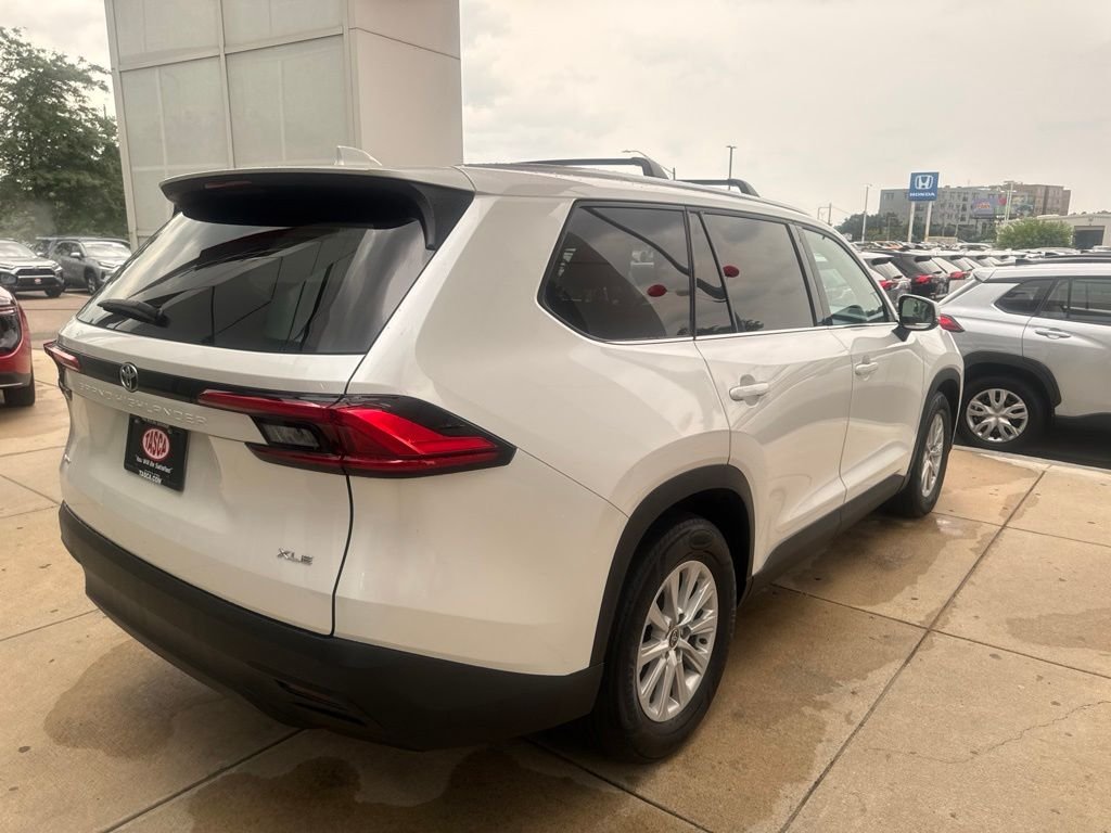 Used 2024 Beige Toyota XLE image 21