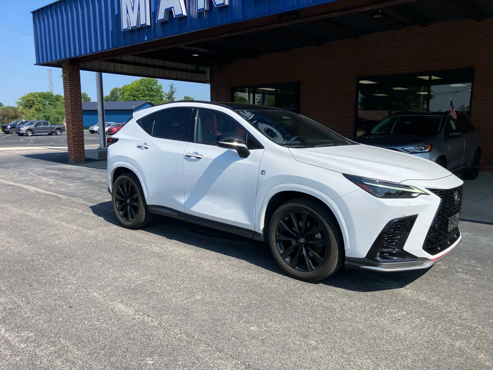 Used 2022 Ultra White Lexus F SPORT Handling image 2