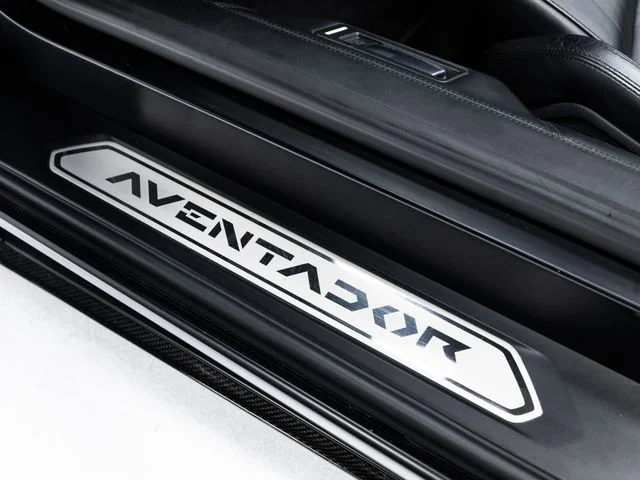 Used 2014  Lamborghini  image 23