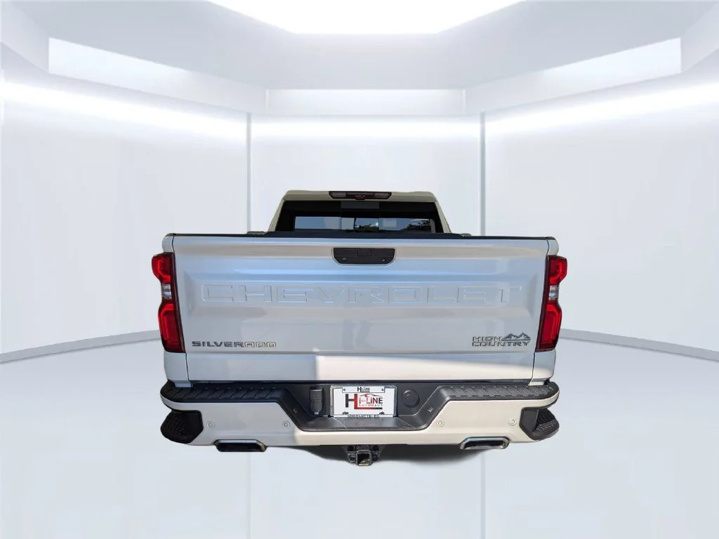 Used 2022 Beige Chevrolet High Country image 10