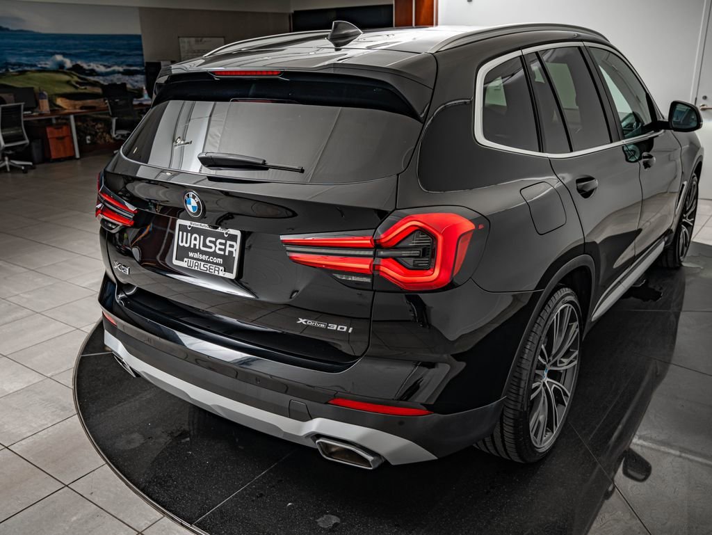Used 2024 Jet Black BMW xDrive30i image 15