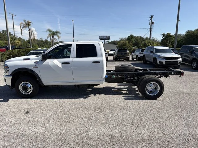 New 2026 Bright White Clear-Coat Exterior Paint RAM Tradesman image 7