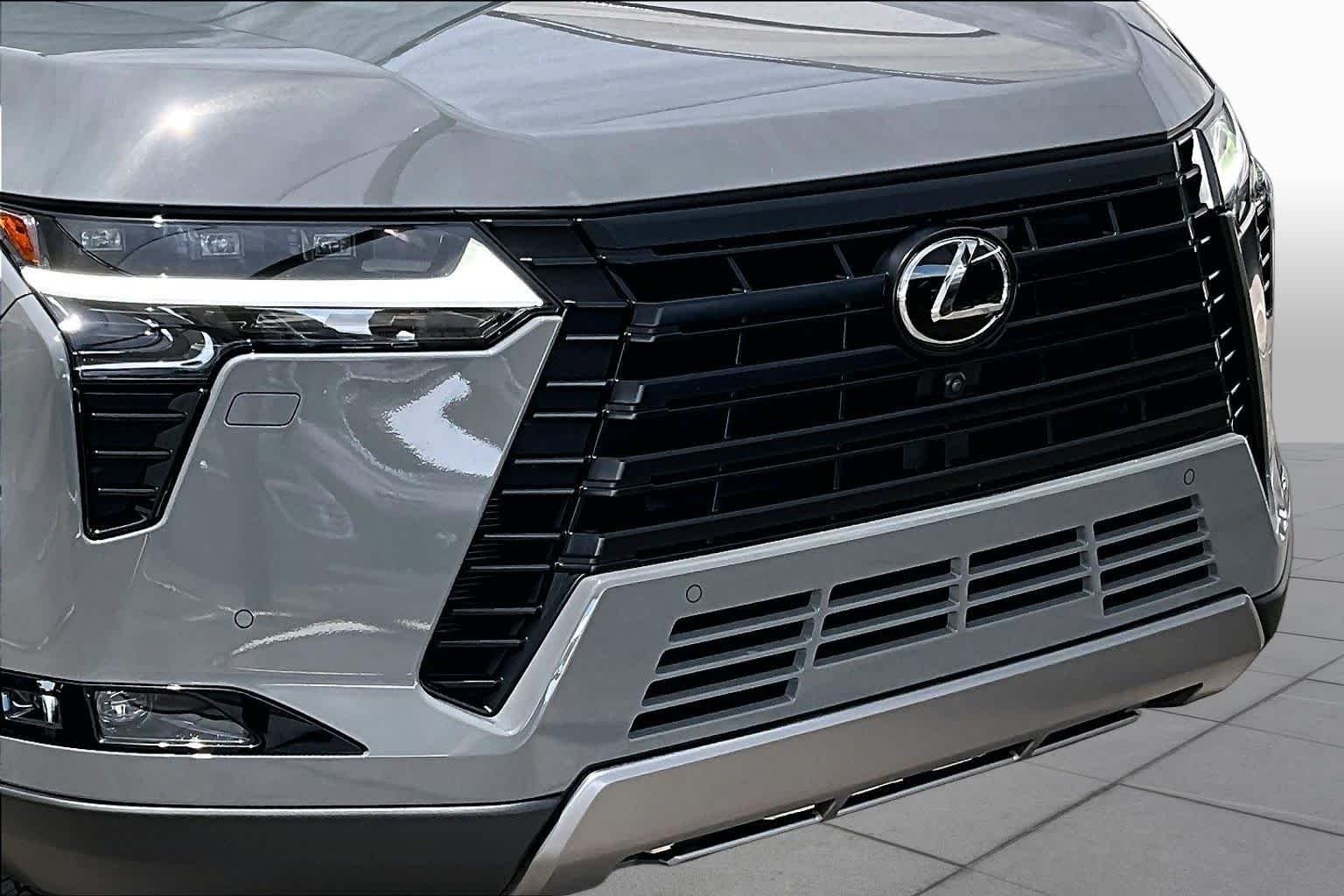 Used 2025 Incognito Lexus Overtrail image 30