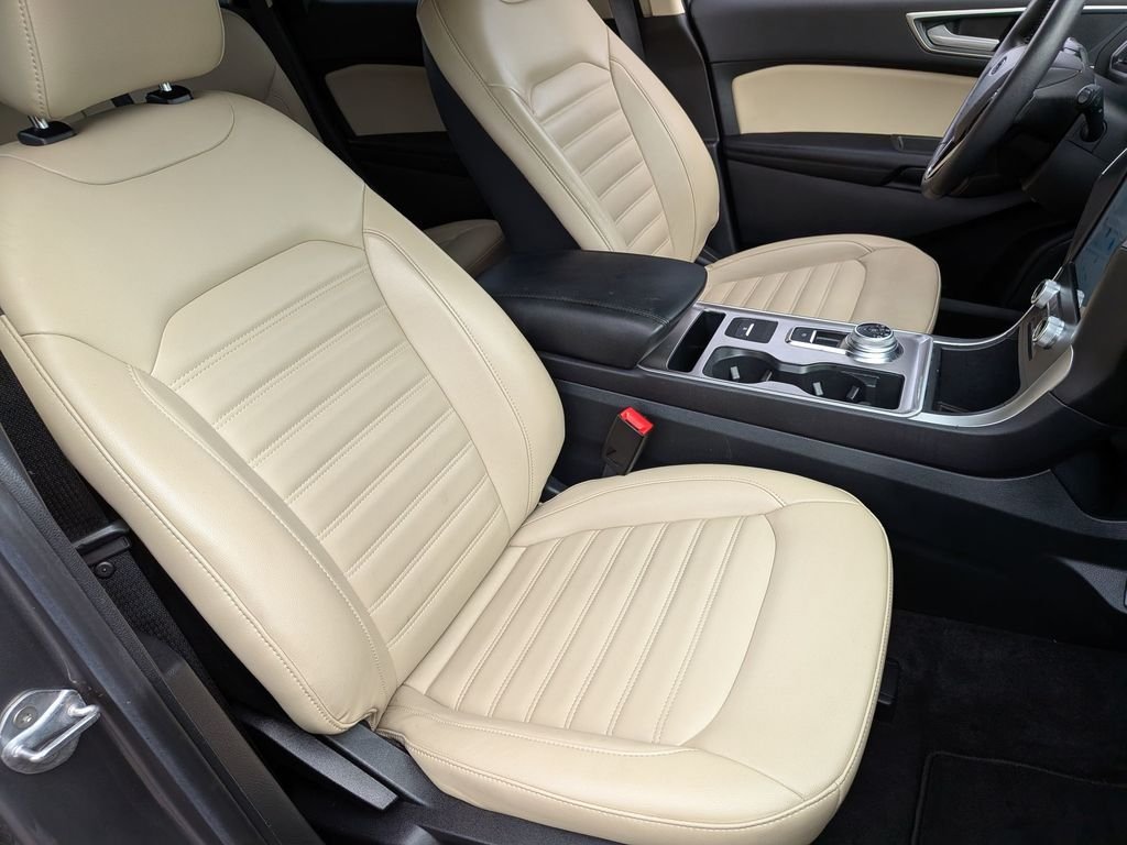 Used 2024 Gray Ford SEL image 30