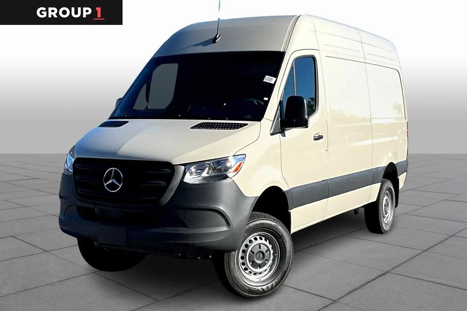 2025 Mercedes-Benz Sprinter 2500 144 WB HO Standard Roof 4x4's photo