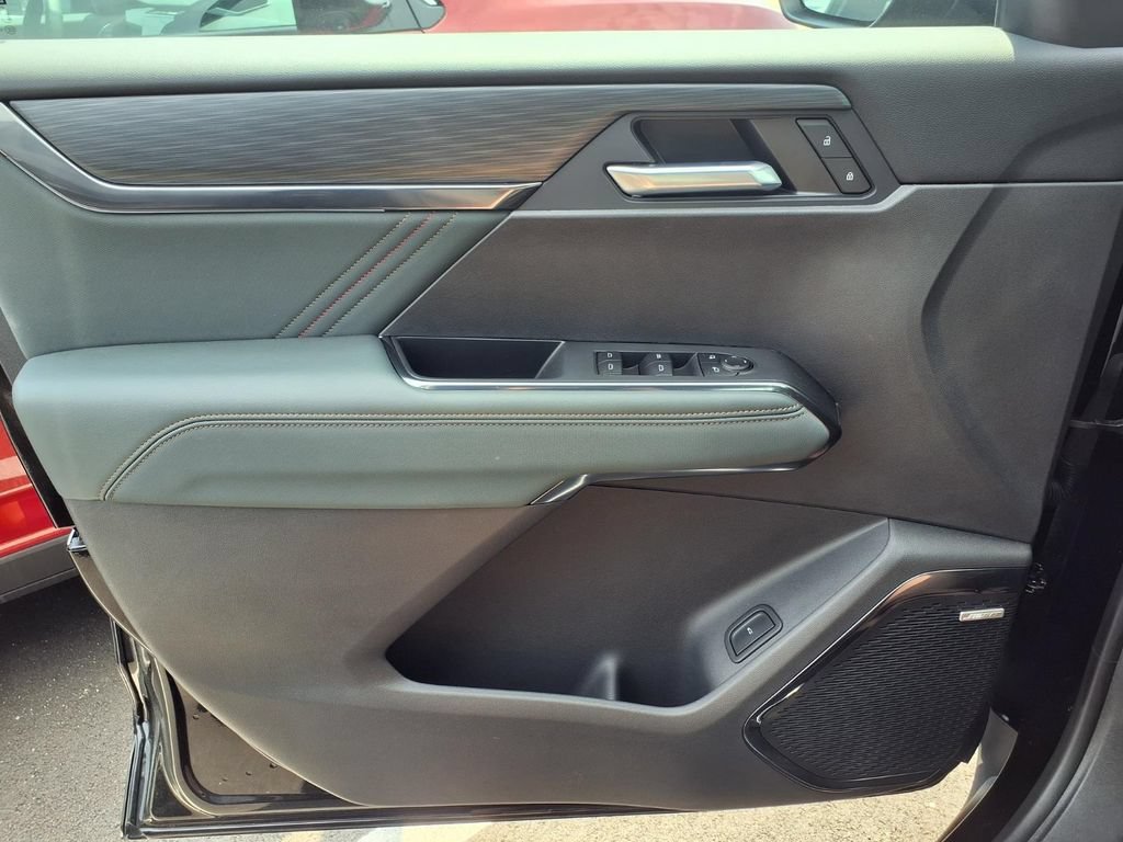 2025 GMC Acadia AT4 - Photo 11