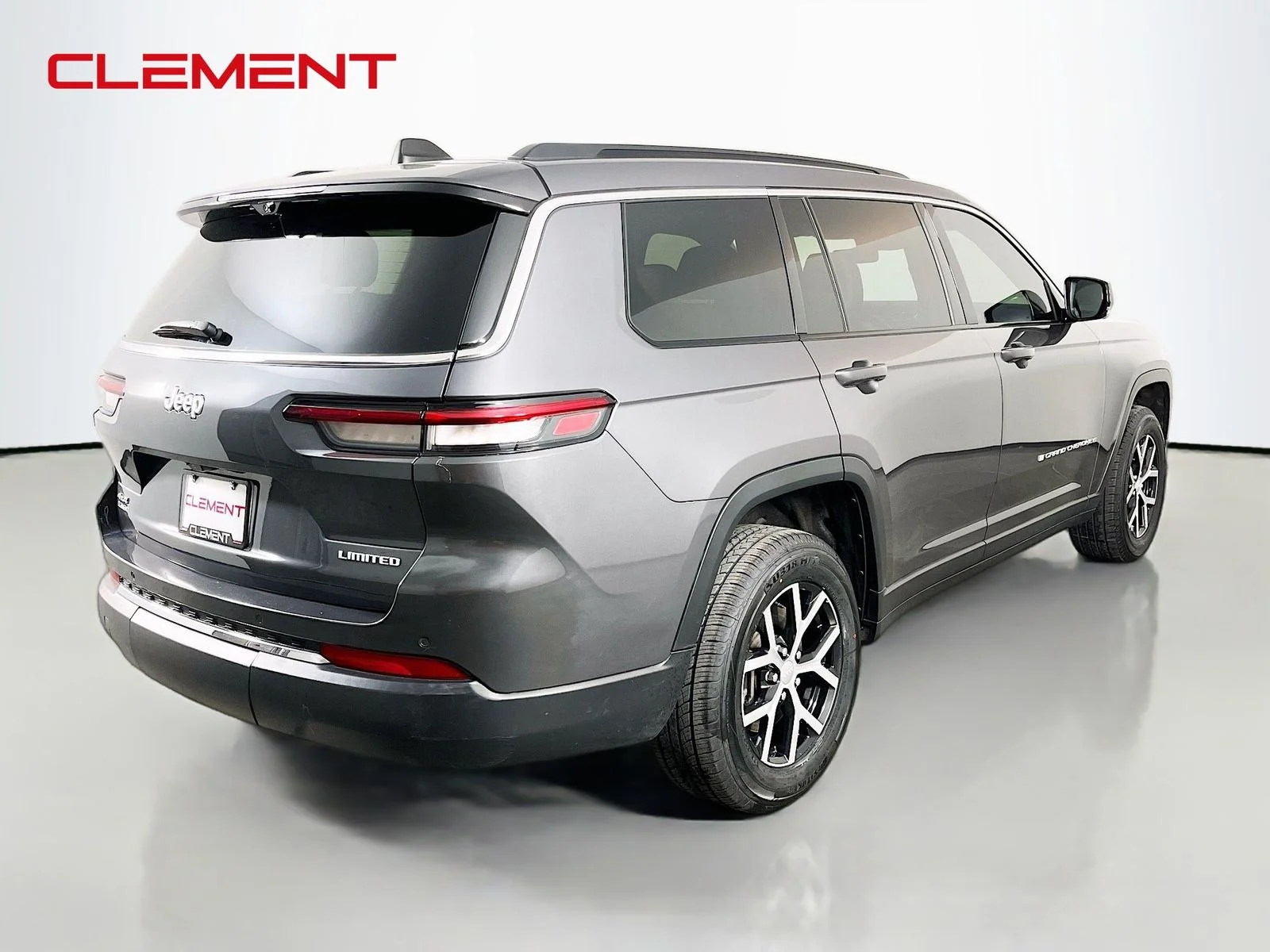 Used 2024 Gray Jeep Limited image 6