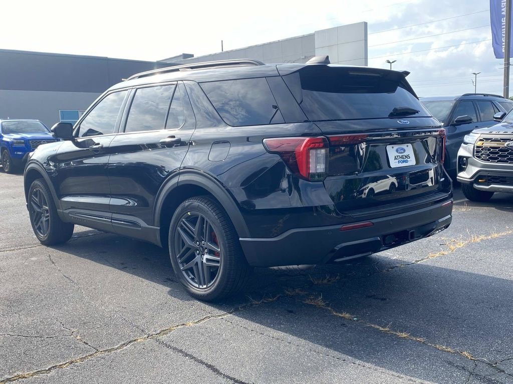 New 2026 Agate Black Metallic Ford ST-Line image 4