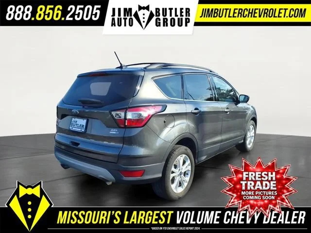 Used 2018 Gray Ford SEL image 3