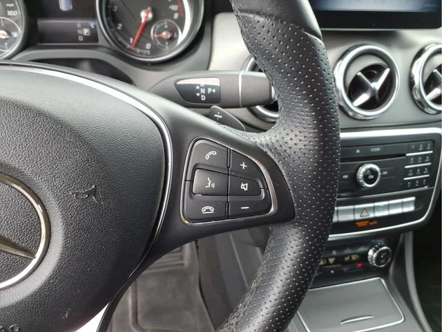 Used 2020 White Mercedes-Benz GLA 250 image 20