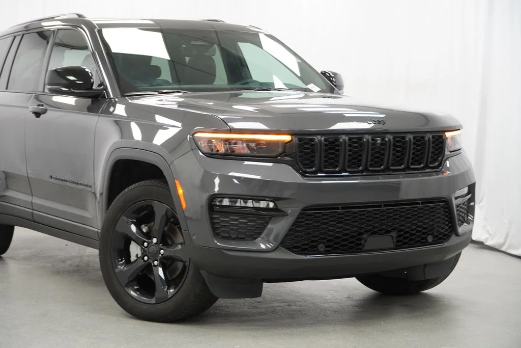 Certified Used 2024 Gray Jeep Limited image 3
