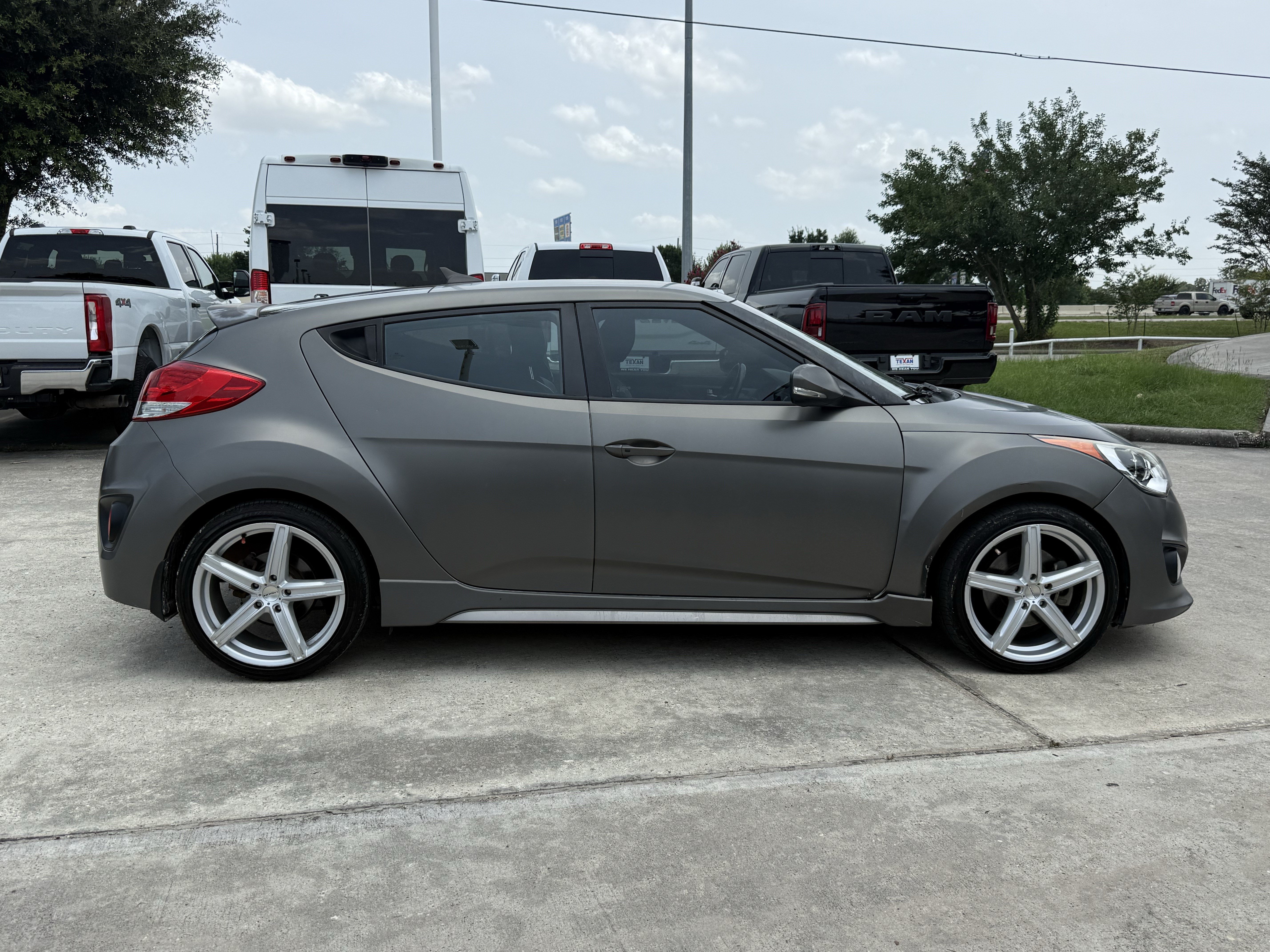 Used 2016 Matte Gray Hyundai Turbo image 4