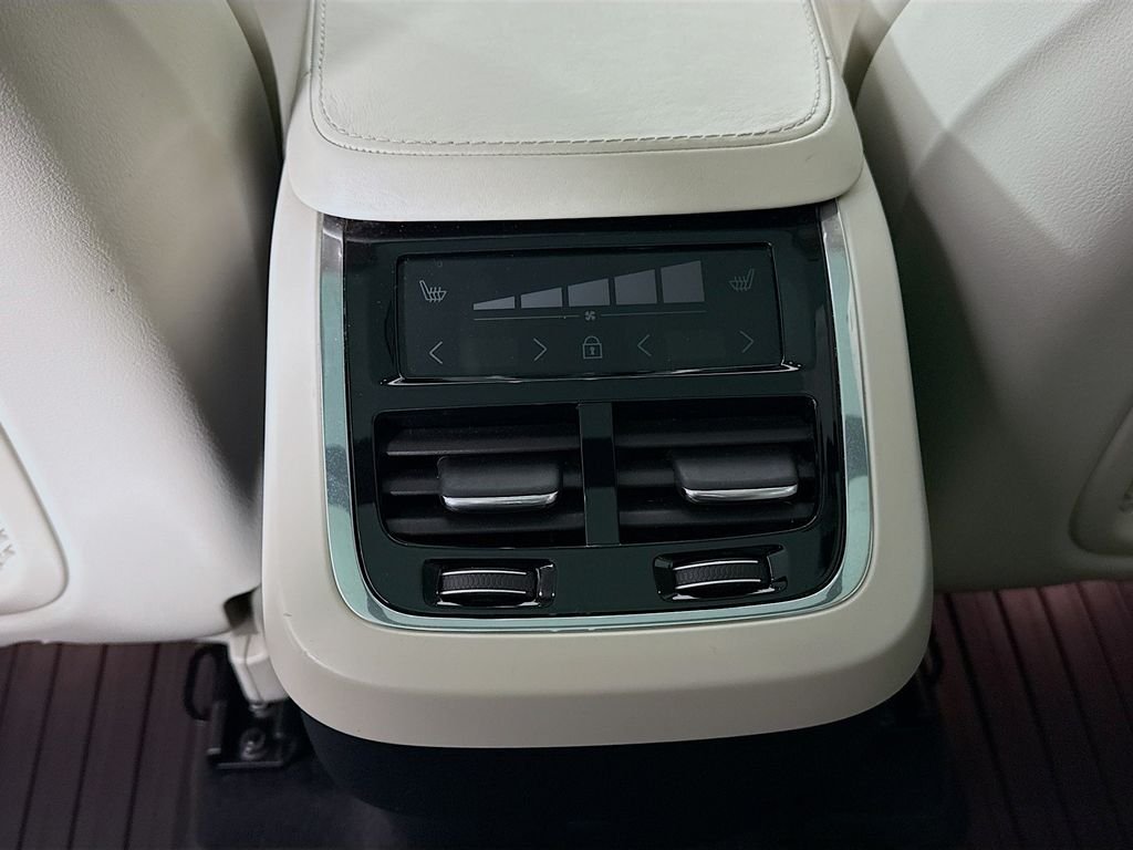 Used 2021 Gray Volvo T6 Inscription image 27