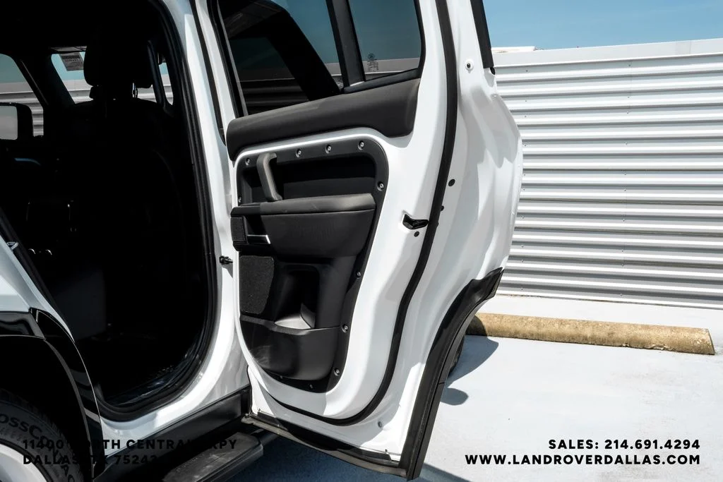 New 2026 Fuji White Land Rover X-Dynamic SE image 49