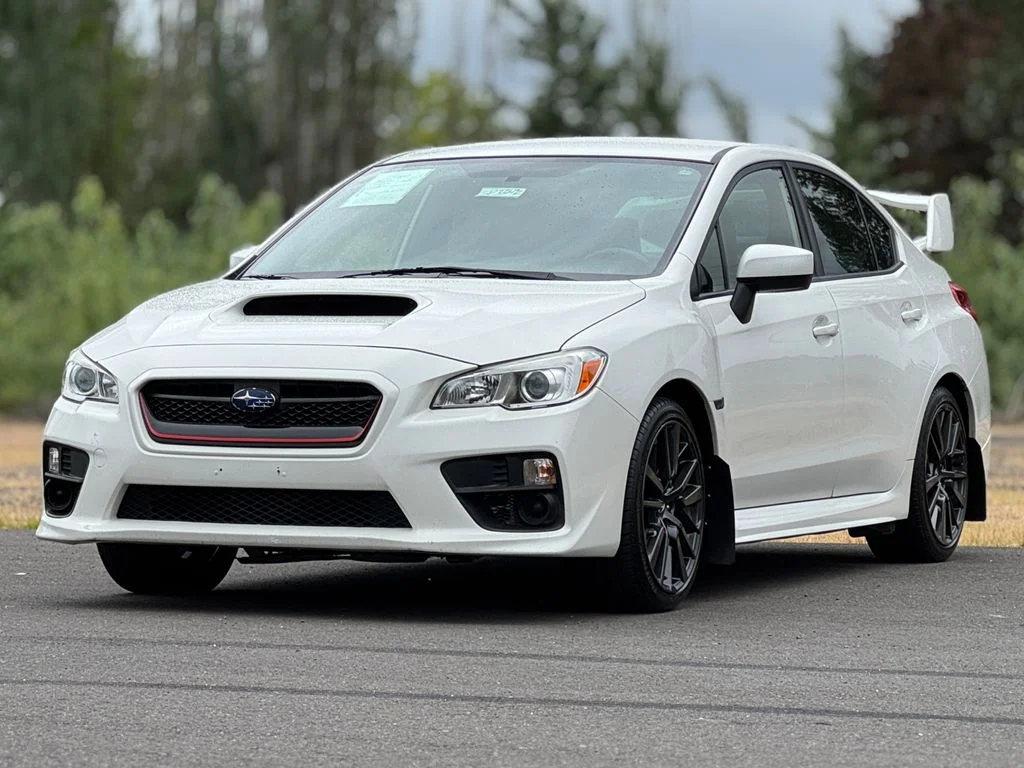 Used 2017 Crystal White Pearl Subaru Base image 3