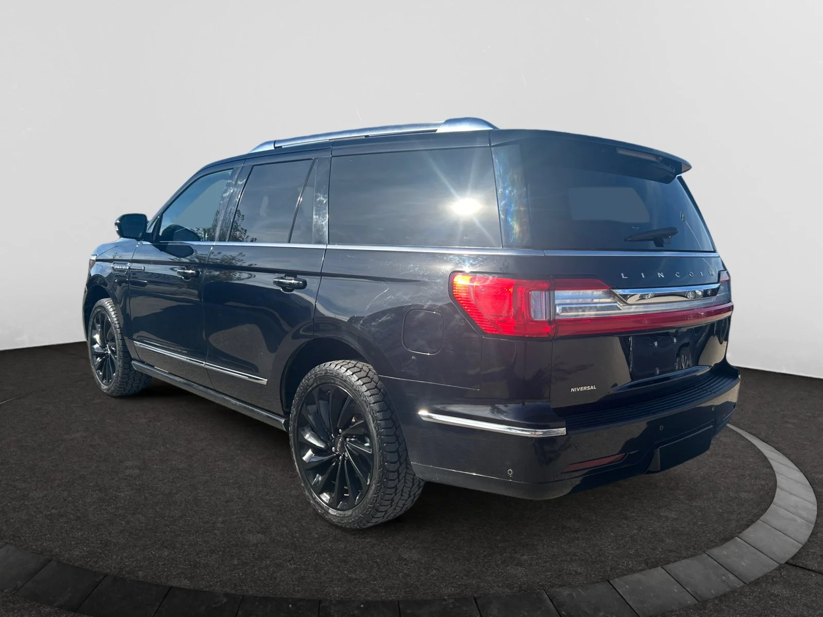 Used 2020 BLACK Lincoln RESERVE image 3