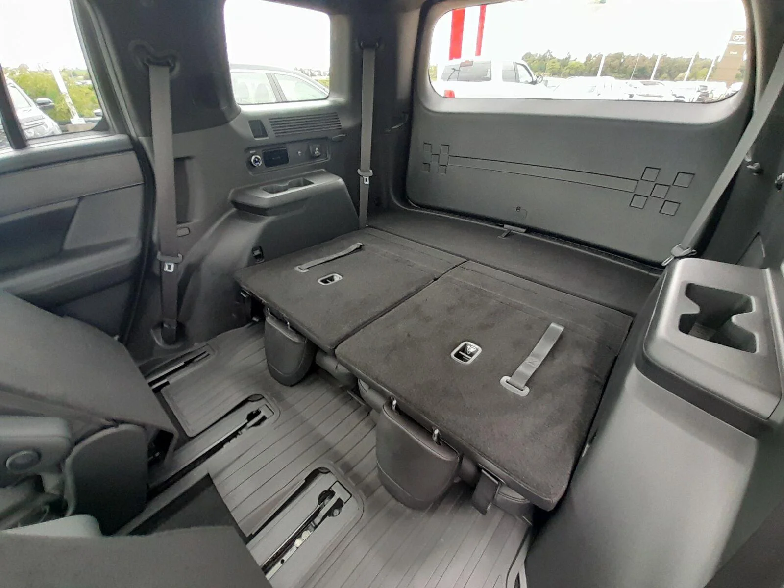 Used 2024 Shimmering Silver Hyundai Calligraphy image 56