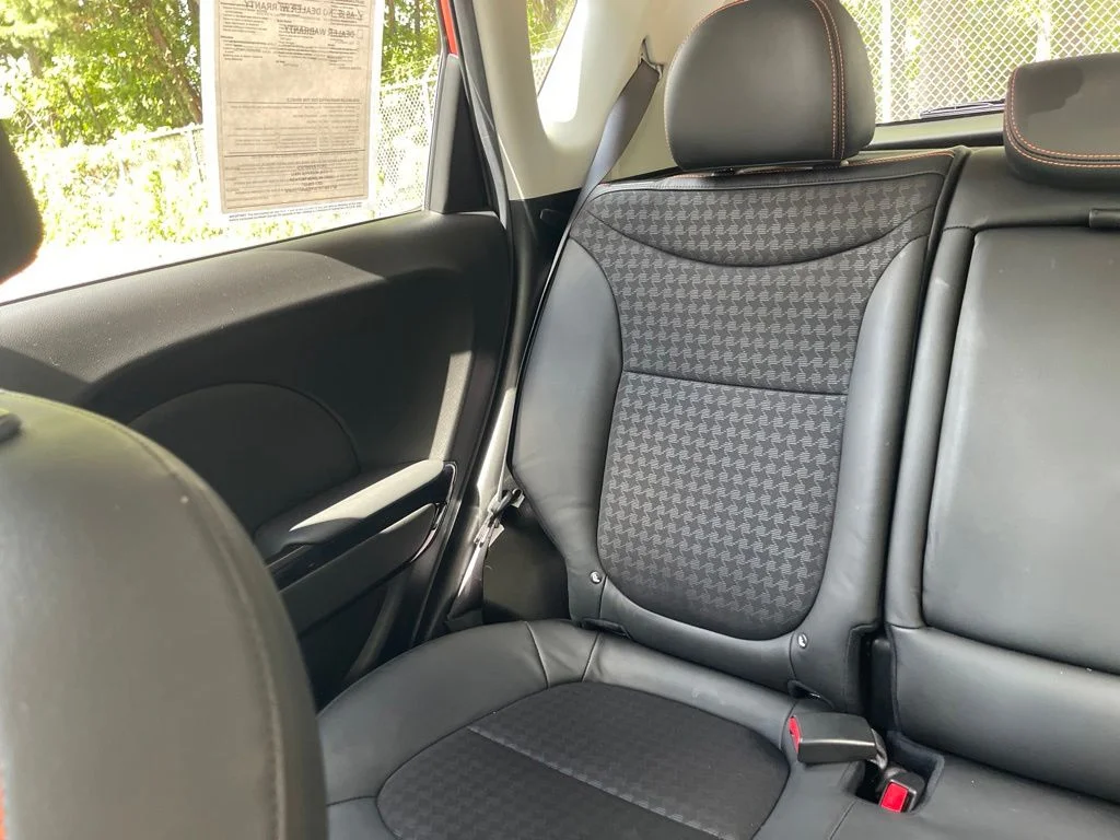 Used 2018 Red Kia Exclaim image 12