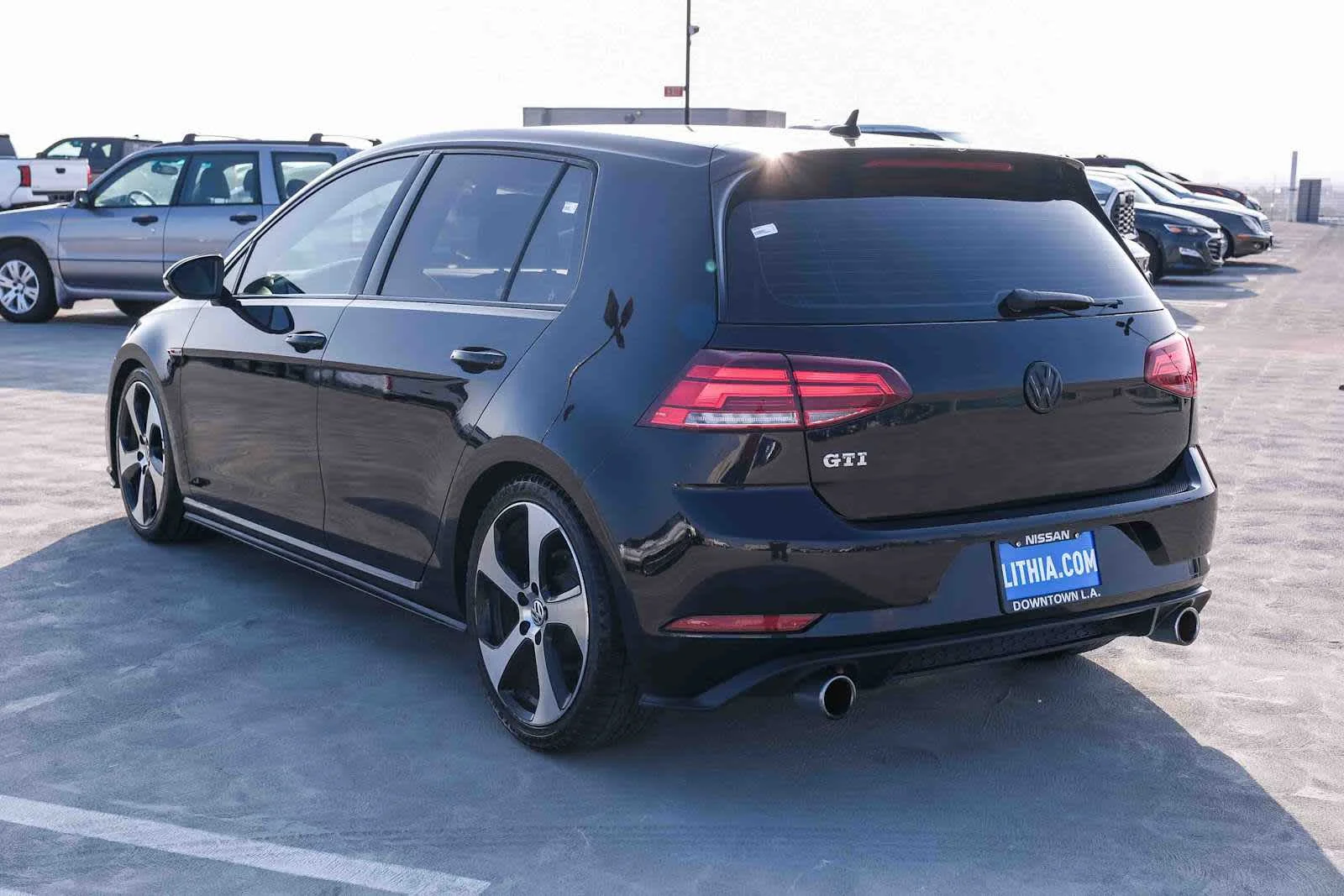Used 2018 Deep Black Pearl Metallic Volkswagen S image 6