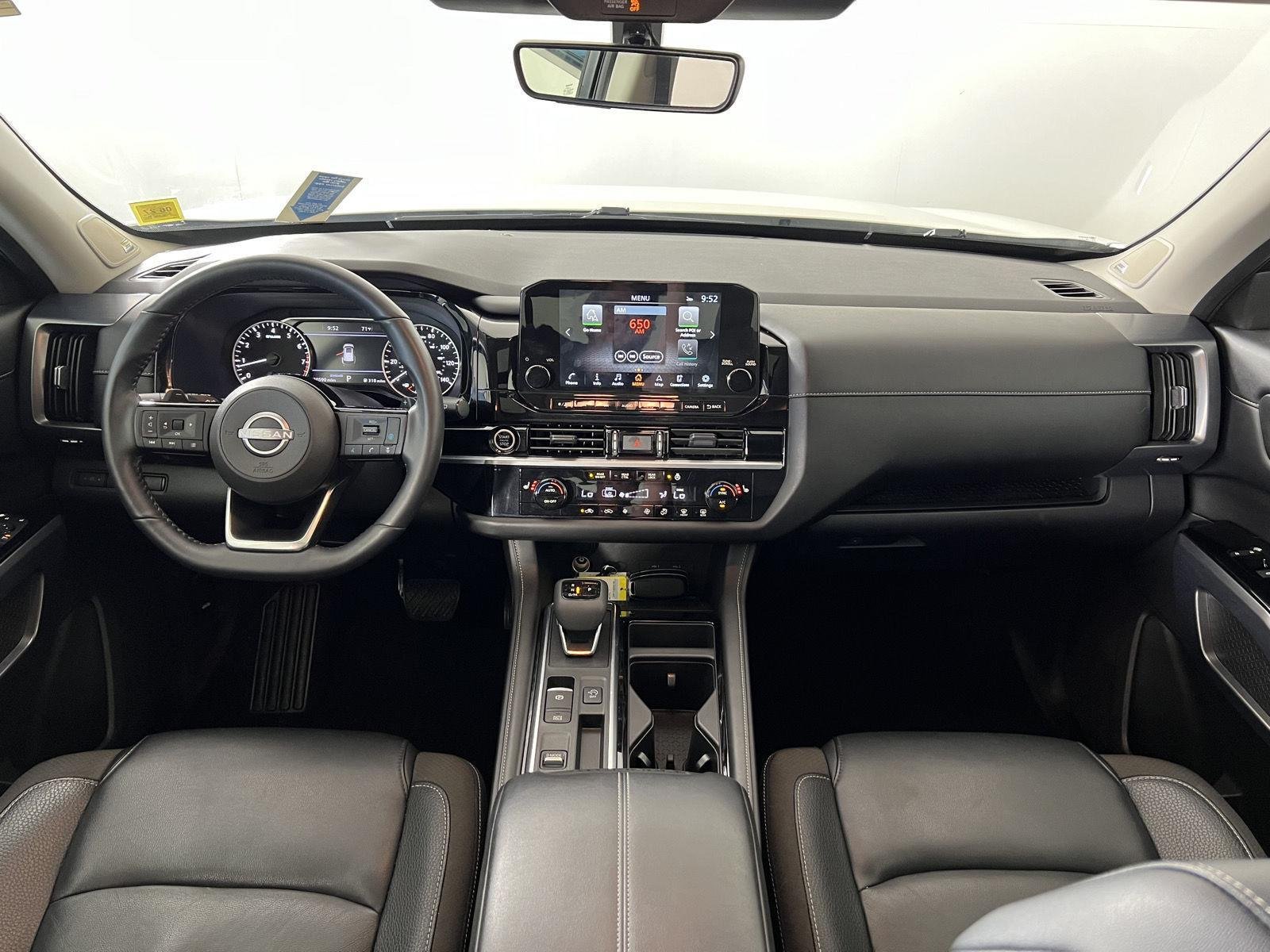 Used 2023 Pearl White Tricoat Nissan SL image 28