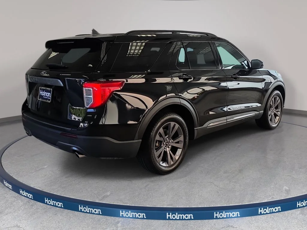 Certified Used 2023 Black Metallic Ford XLT image 5