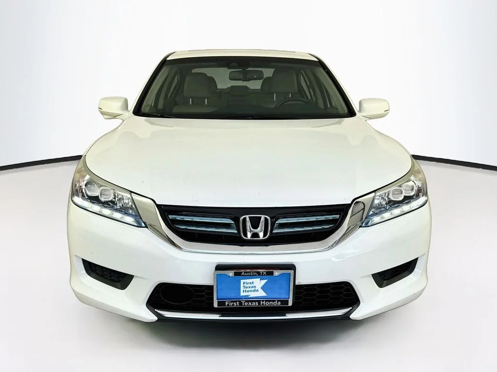 Used 2015 White Honda Touring image 2