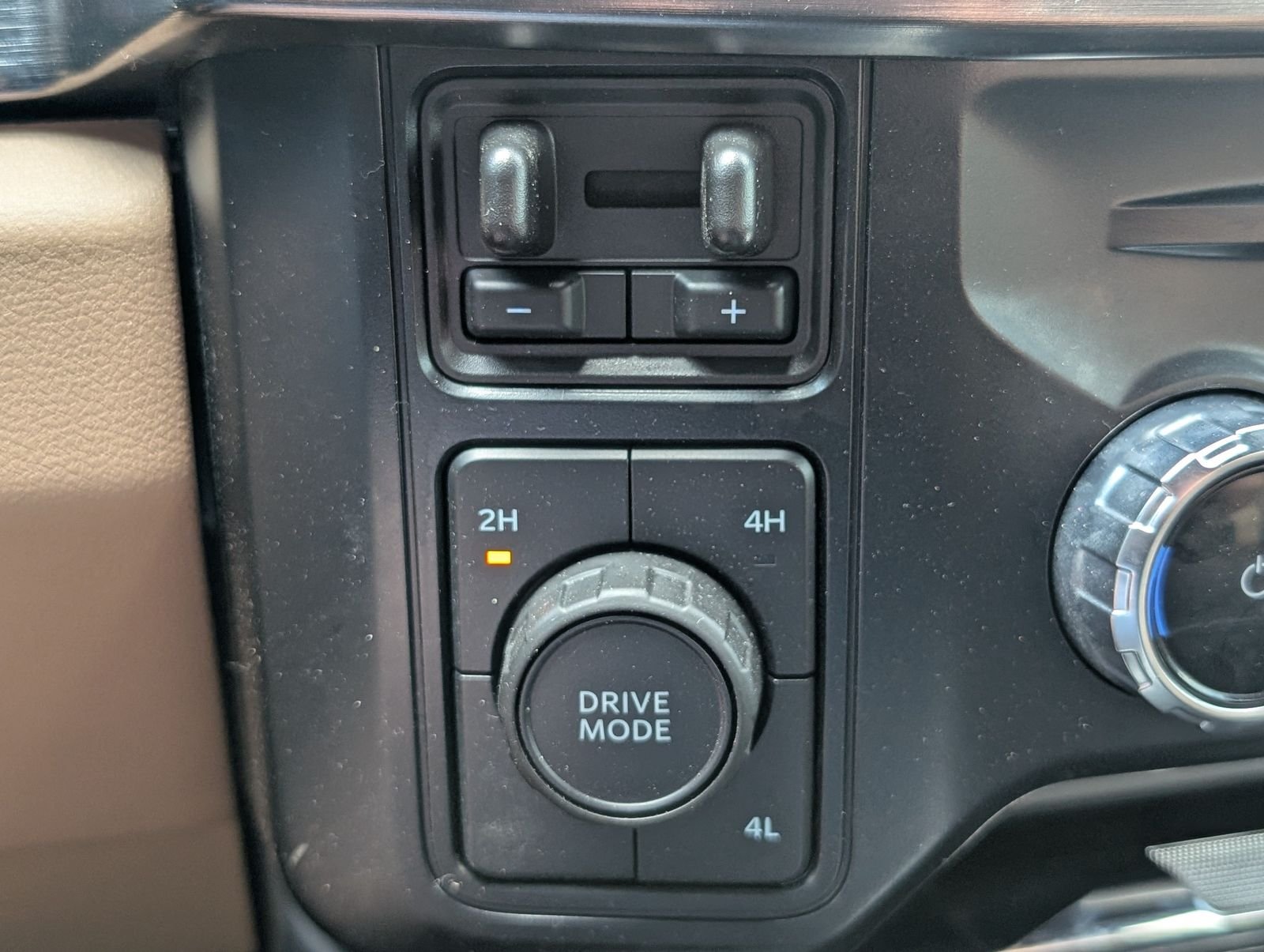 Used 2025 Race Red Ford Lariat image 24