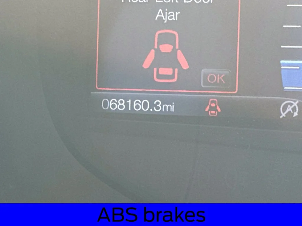 Used 2019 Blue Ford Titanium image 10