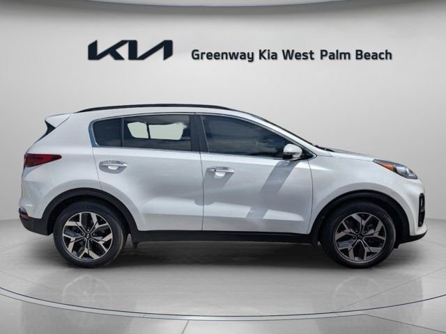 Used 2022 White Kia EX image 9