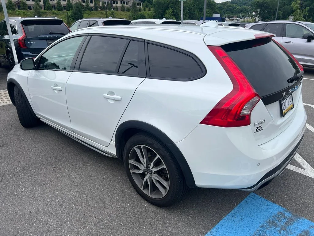 Used 2015 Crystal White Pearl Volvo T5 Platinum image 10