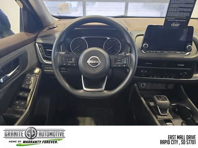 2023 Nissan Rogue SV - Photo 13