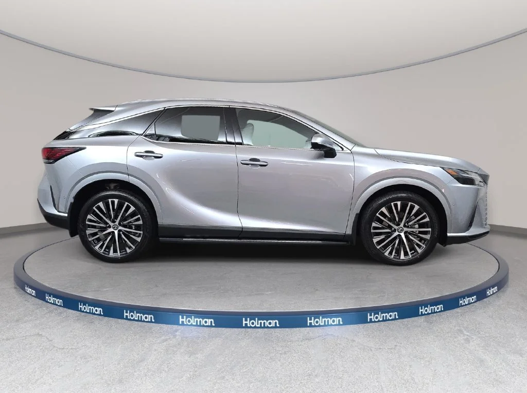 New 2026 Iridium Lexus PREMIUM PLUS image 4
