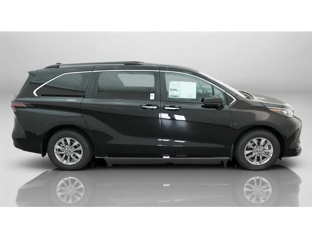 New 2026 Midnight Black Metallic Toyota XLE image 11
