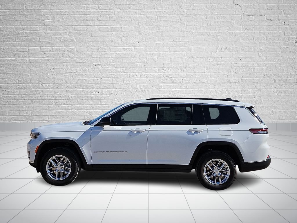 New 2026 Bright White Clear-Coat Exterior Paint Jeep Laredo image 2