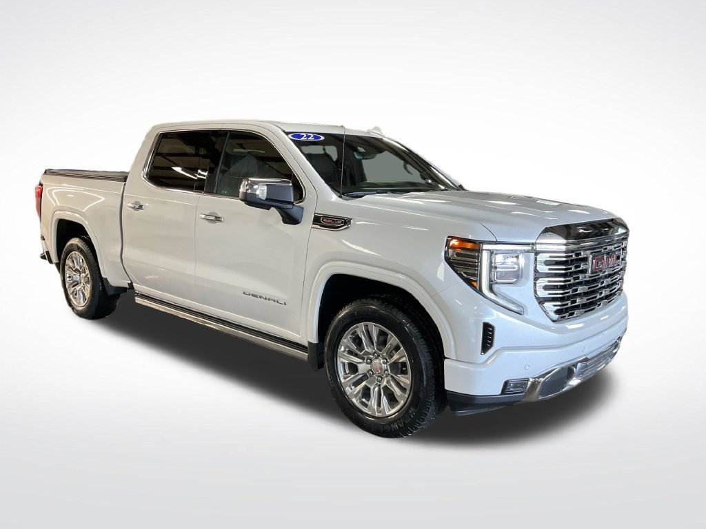 Used 2022 White Frost Tricoat GMC Denali image 8