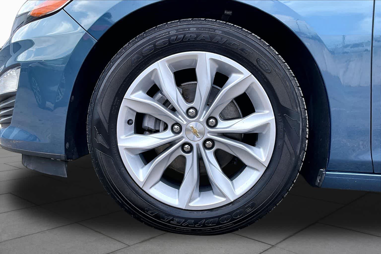Used 2024 Lakeshore Blue Metallic Chevrolet LT image 12