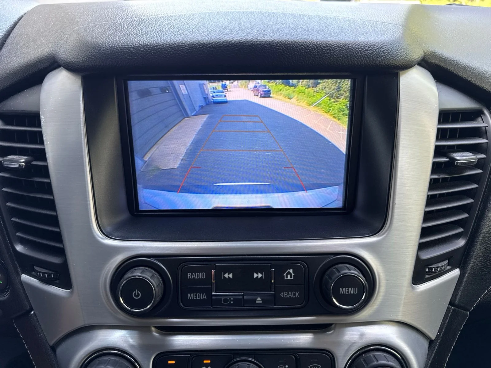 Used 2018 Silver GMC SLT image 31