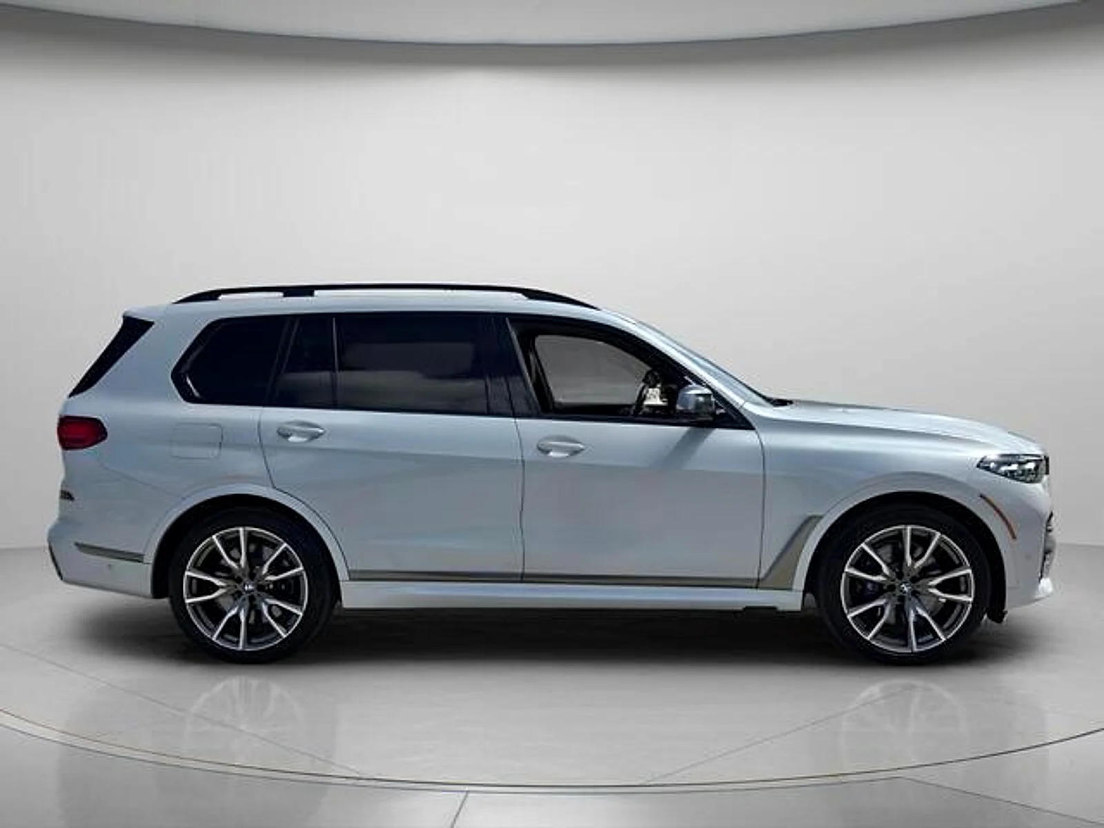 Used 2022 Mineral White Metallic BMW M50i image 7