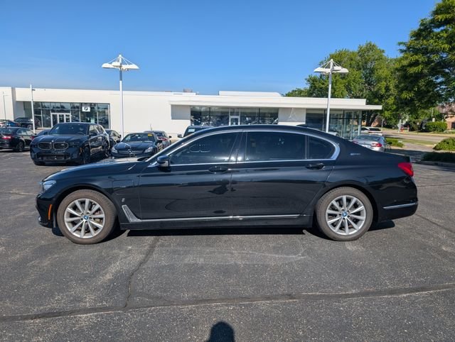 2017 BMW 7 Series 740e iPerformance xDrive's photo