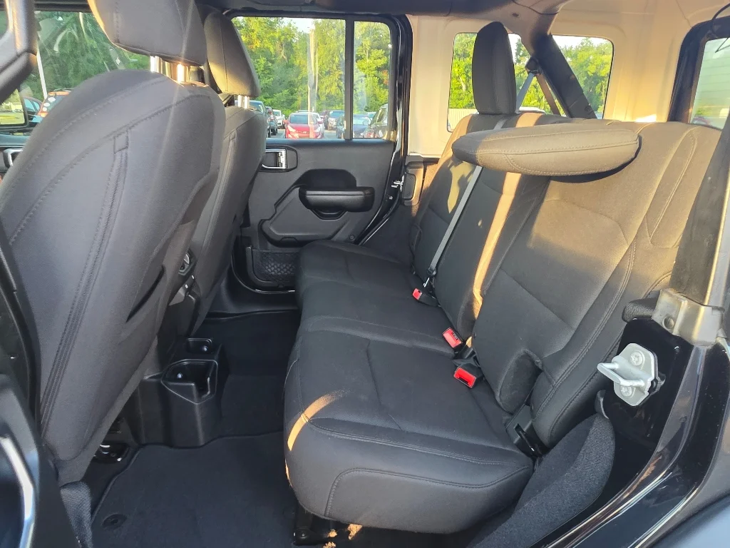 Used 2018 Black Clear Coat Jeep Unlimited Sport S image 28