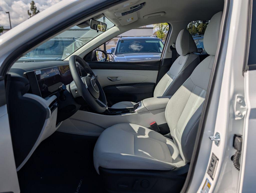 New 2026 White Hyundai SEL FWD image 14