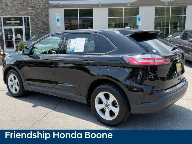 Used 2022 Black Ford SE image 9