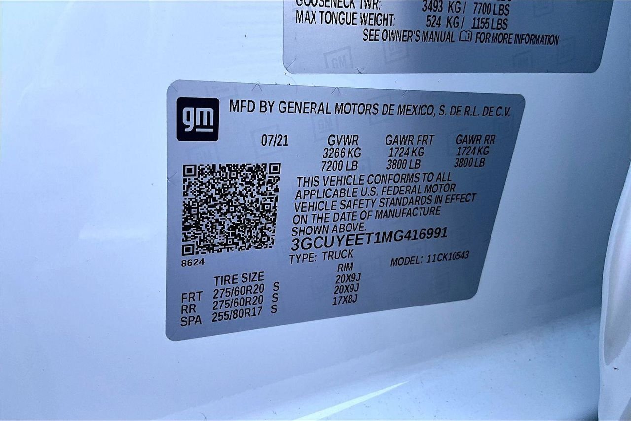 Used 2021 Summit White Chevrolet 4WD Crew Cab Short Bed RST image 3