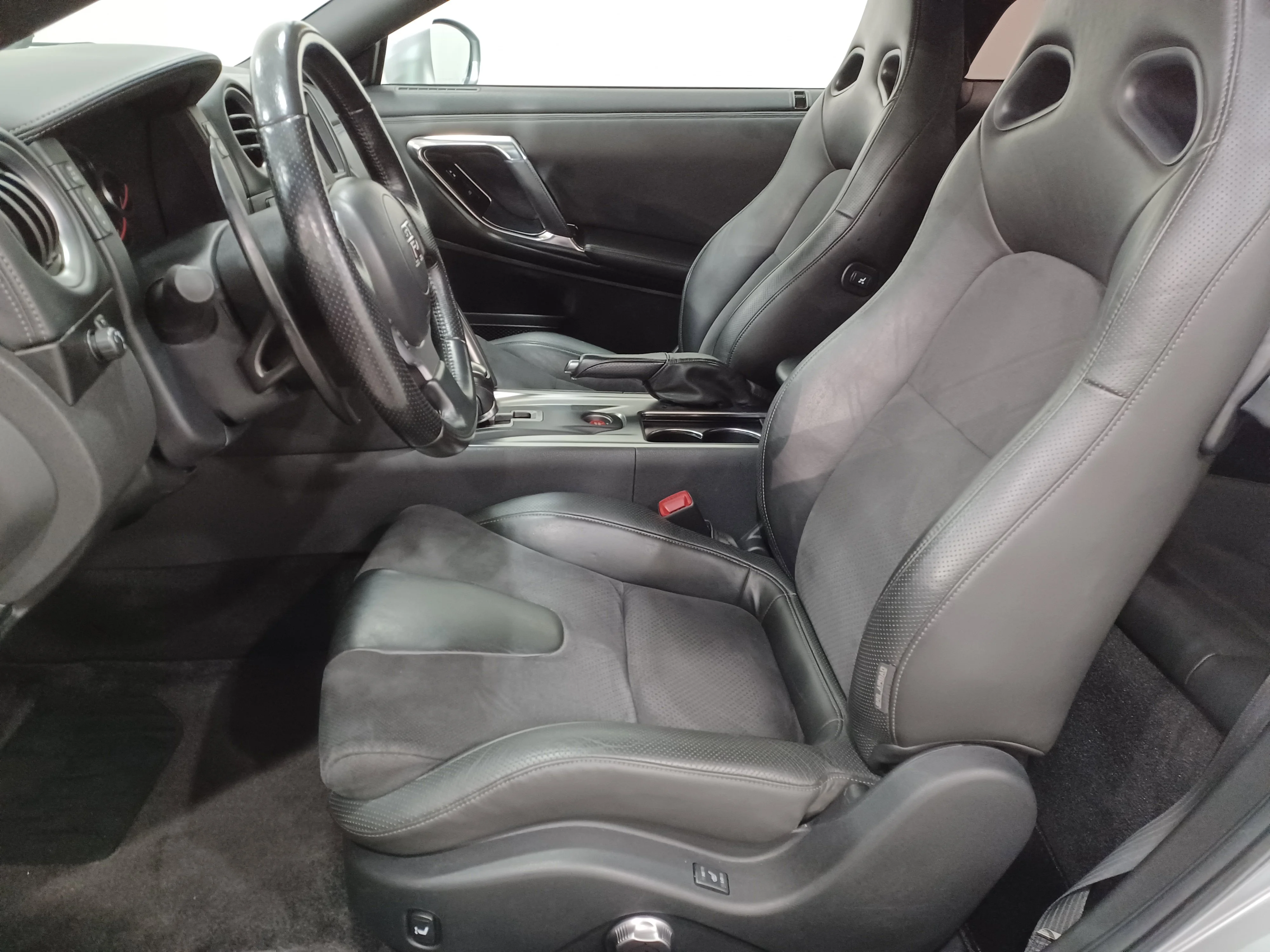 Used 2009 Silver Nissan Premium AWD*480HP!!! | Advan Wheels | Brembo Brakes | Htd Alcantara Seats | Bose Audio | Nav image 10