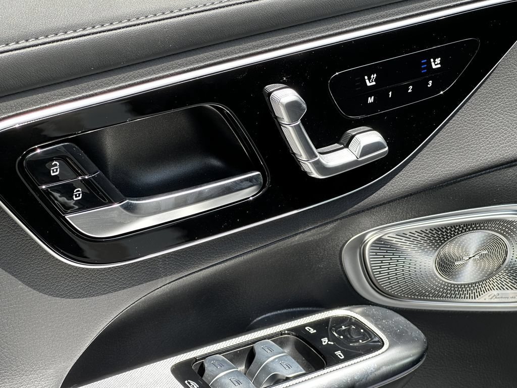 New 2027 MANUFAKTUR Moonlight White Metallic Mercedes-Benz AMG® GLC 53 image 48