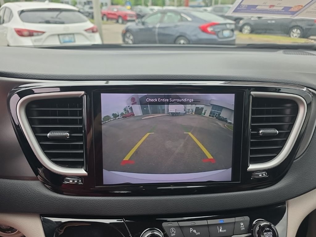 Used 2023 White Chrysler Touring L image 20