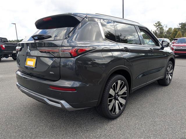 Used 2025 Graphite Gray Mitsubishi SEL image 4