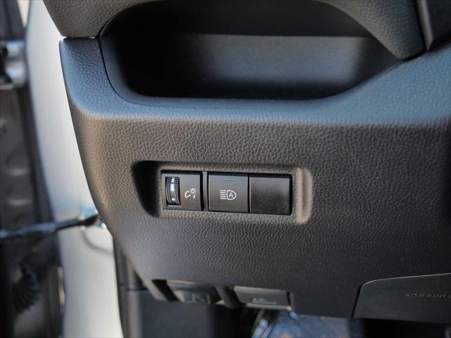 Certified Used 2025 SILVER SKY METALLIC Toyota  image 27